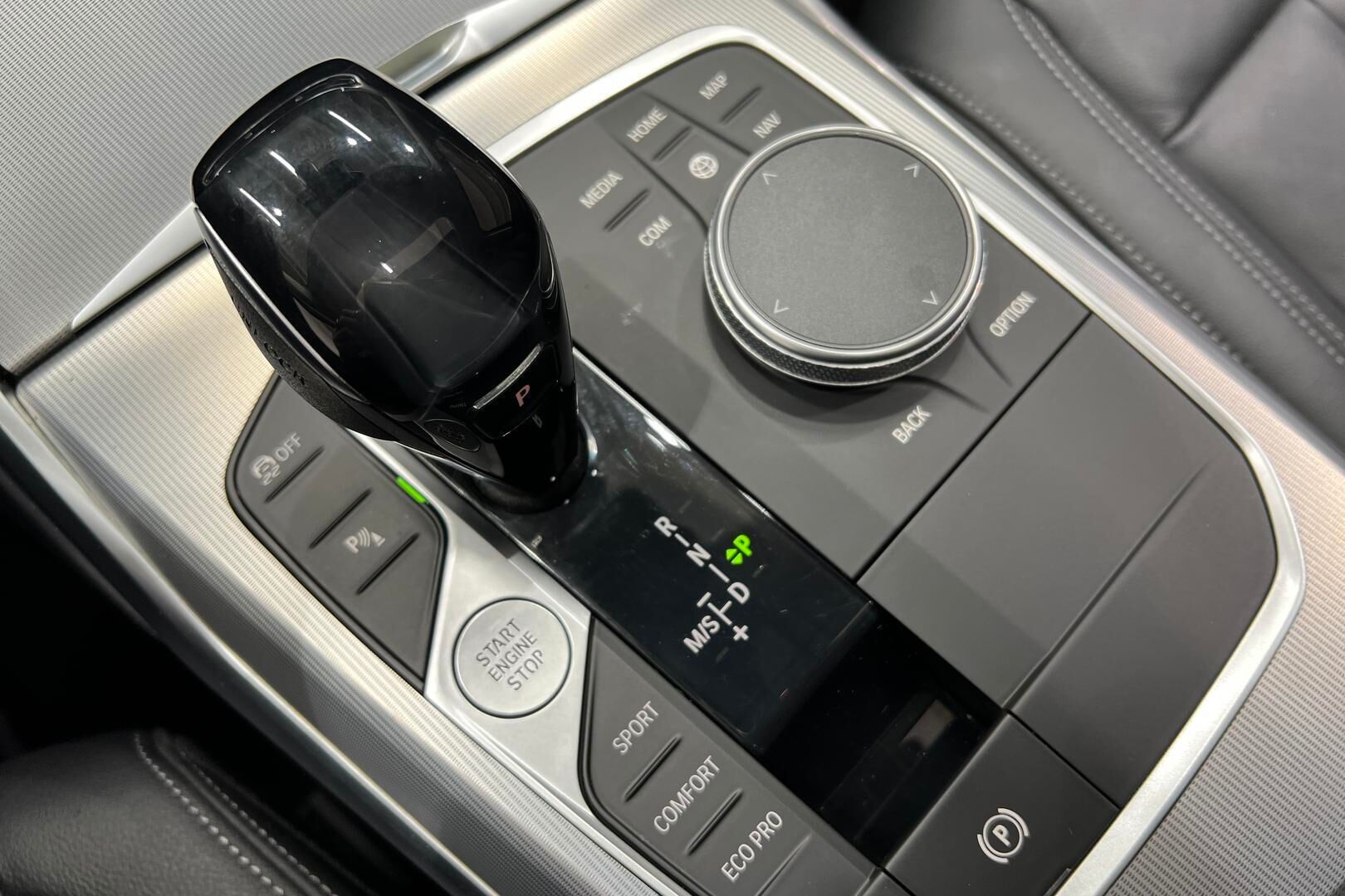 BMW 3-sarja iso kuva 18