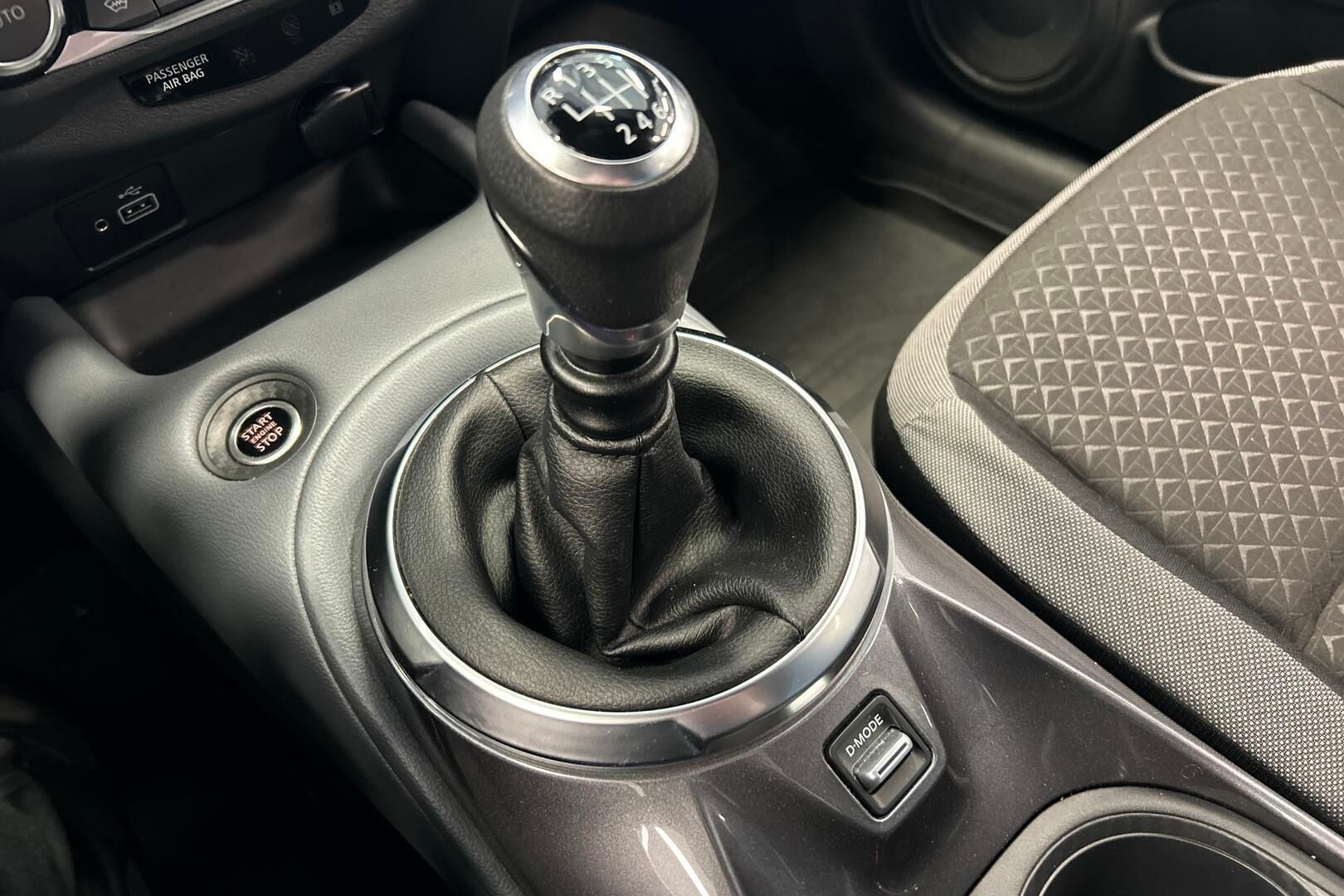 Nissan Juke iso kuva 32