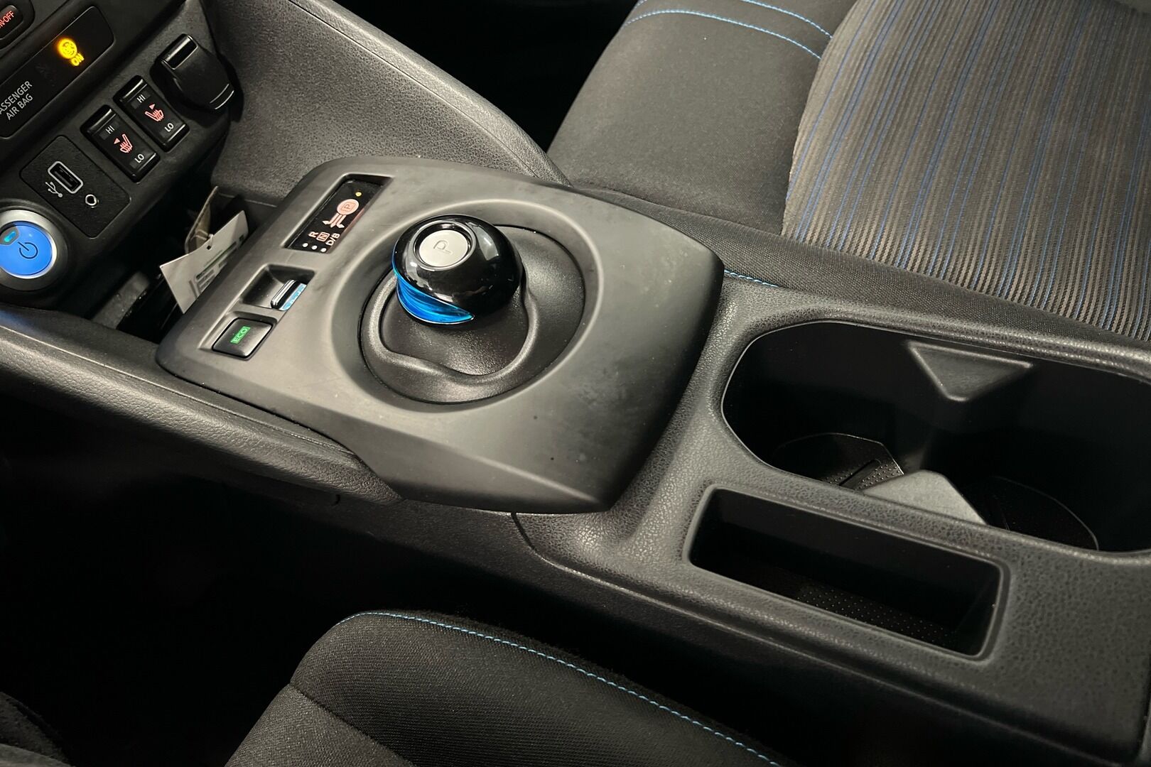 Nissan Leaf iso kuva 10