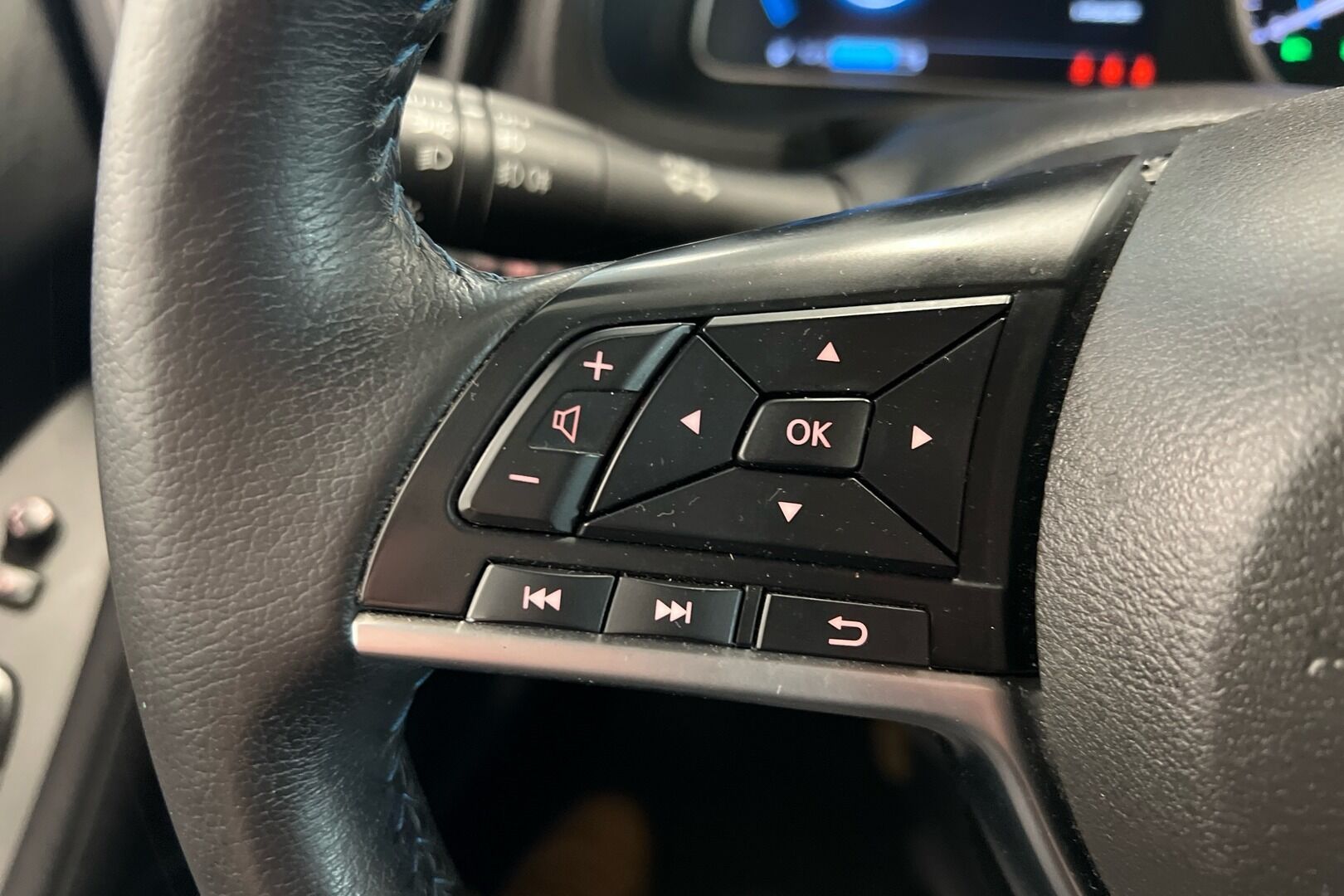Nissan Leaf iso kuva 20