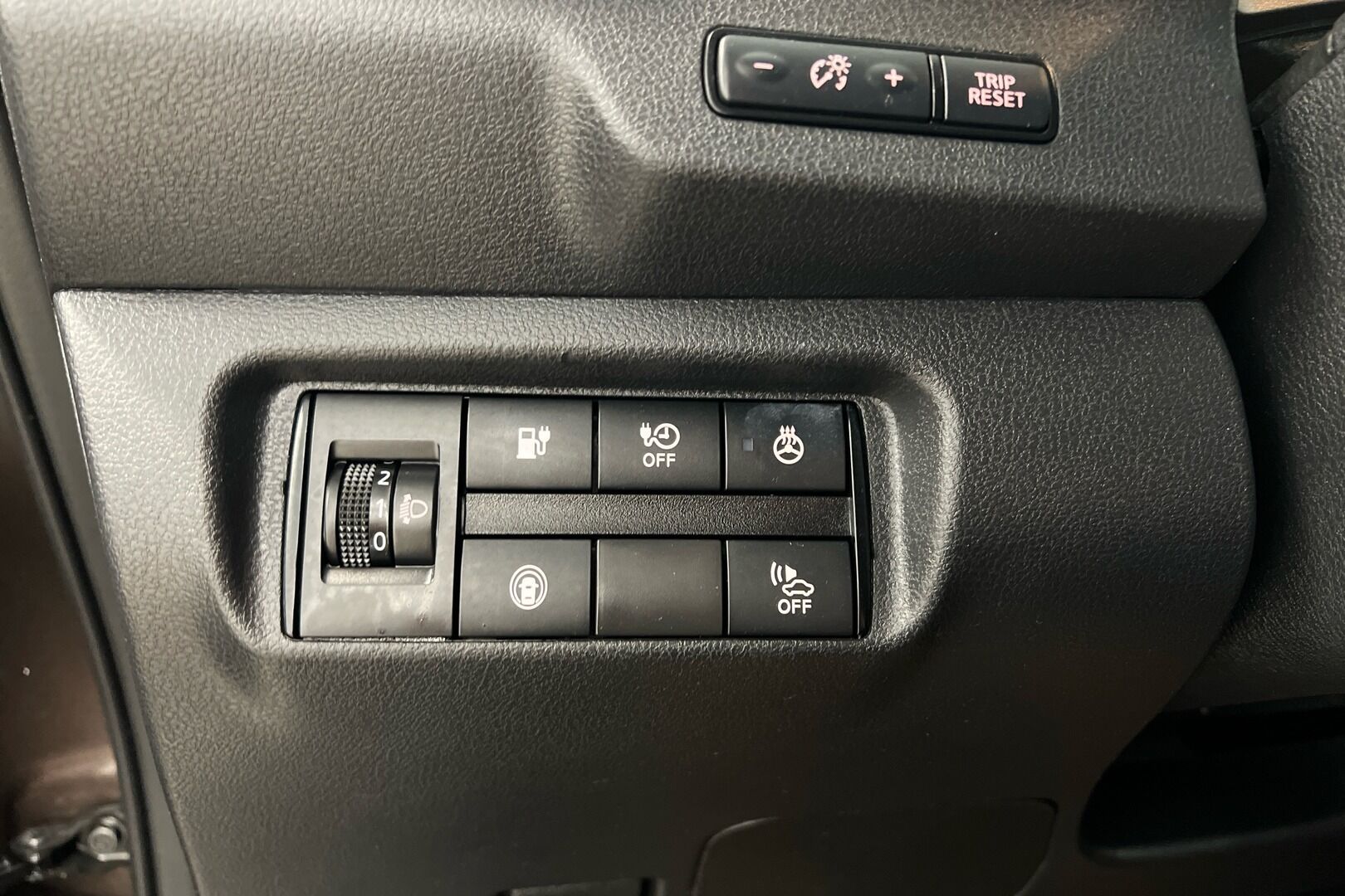 Nissan Leaf iso kuva 14