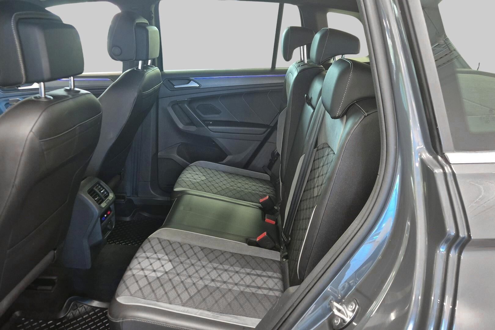 Volkswagen Tiguan iso kuva 9