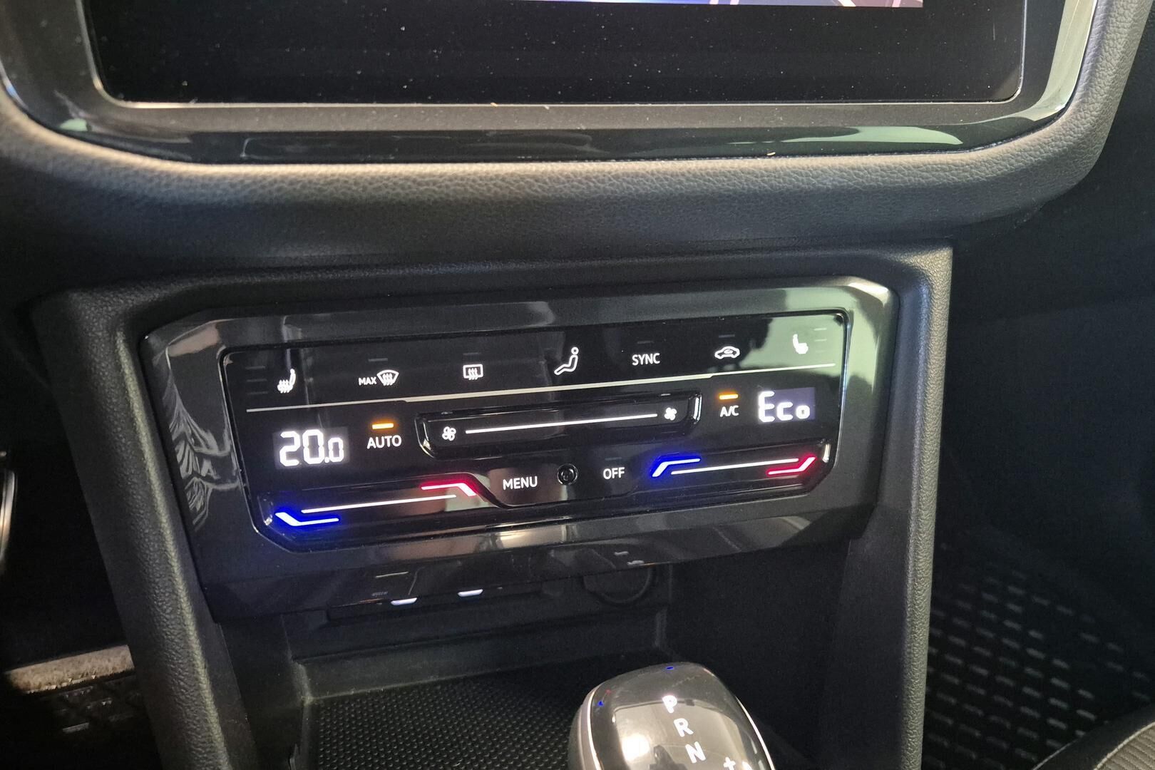 Volkswagen Tiguan iso kuva 25