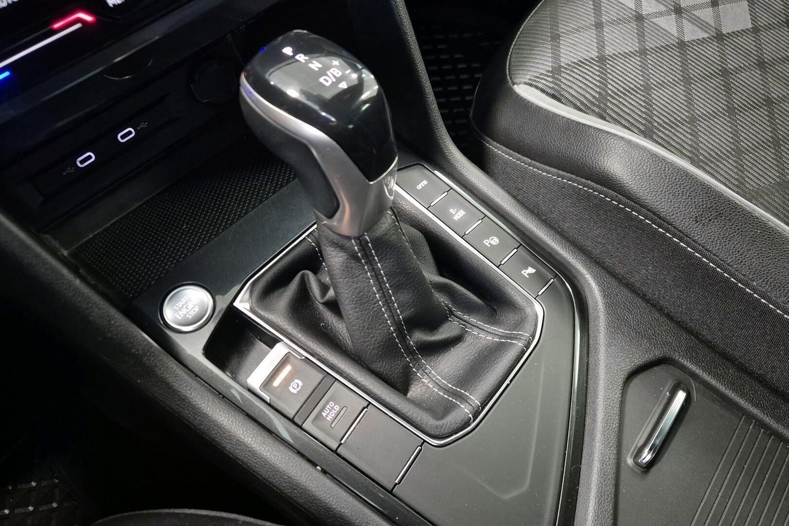 Volkswagen Tiguan iso kuva 15