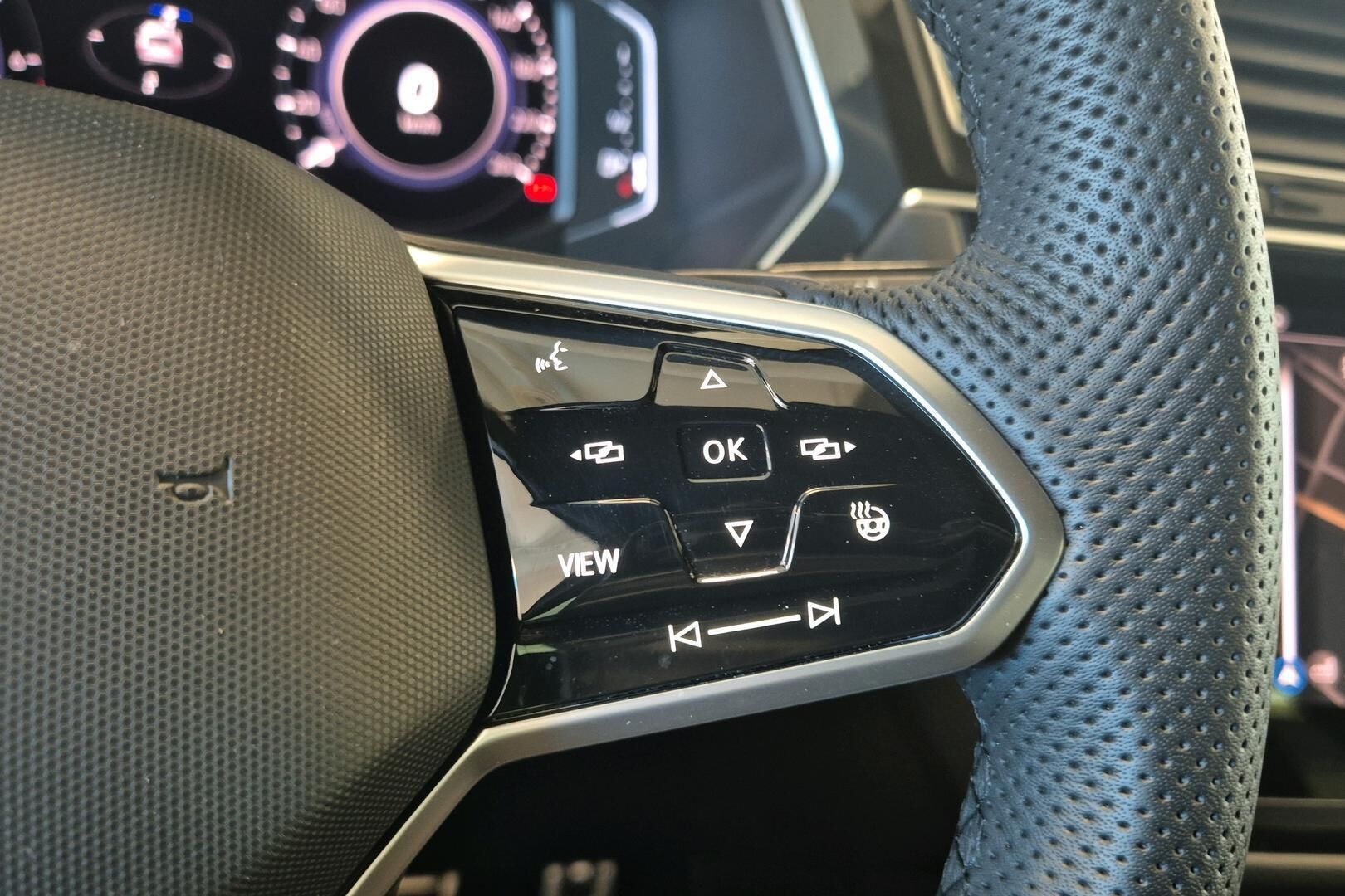 Volkswagen Tiguan iso kuva 16