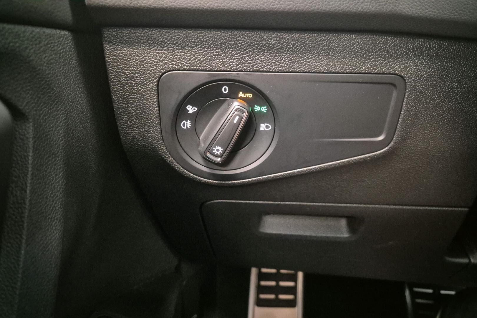 Volkswagen Tiguan iso kuva 19
