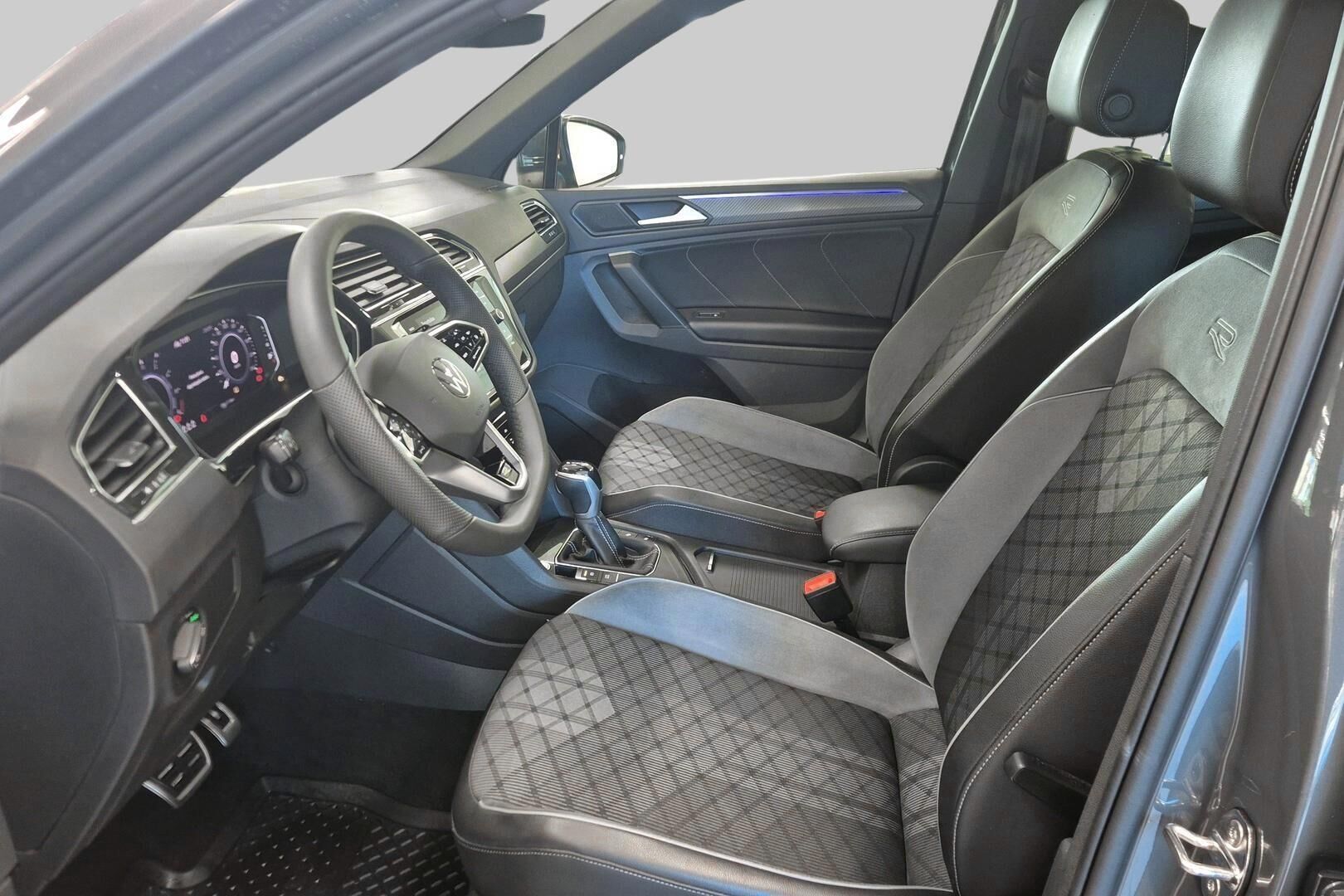 Volkswagen Tiguan iso kuva 24