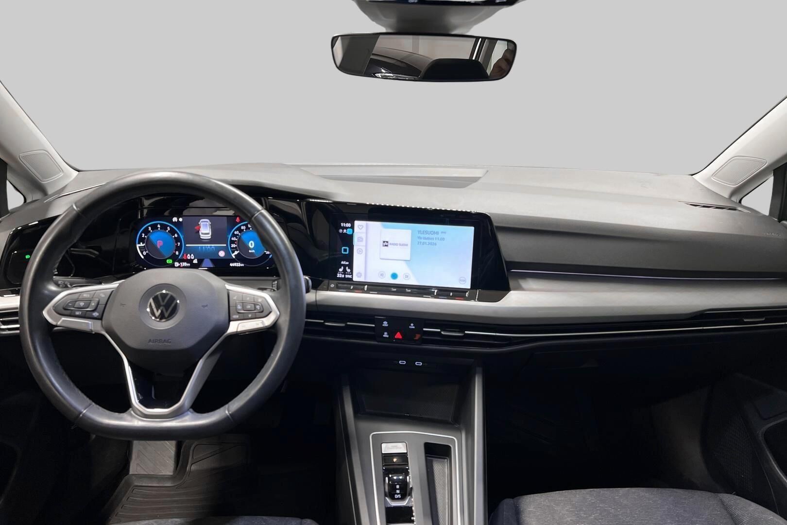 Volkswagen Golf iso kuva 10