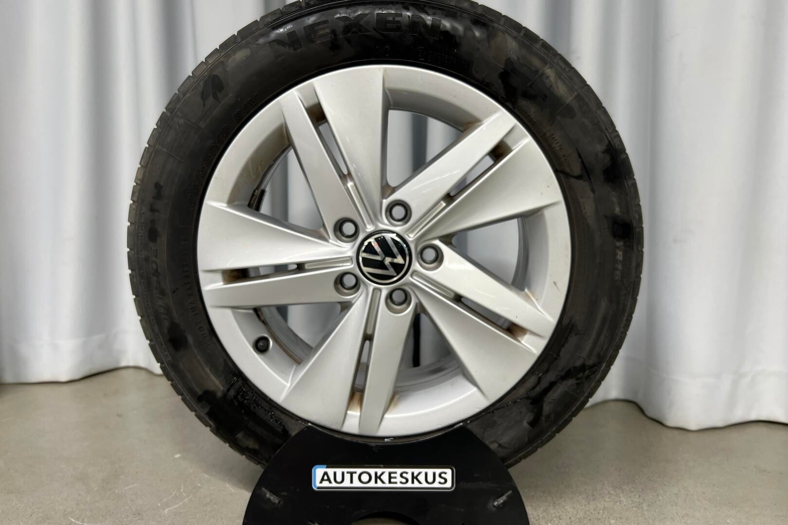 Volkswagen Golf iso kuva 13