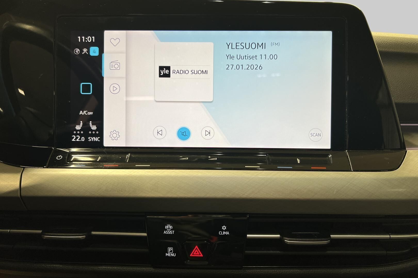 Volkswagen Golf iso kuva 15