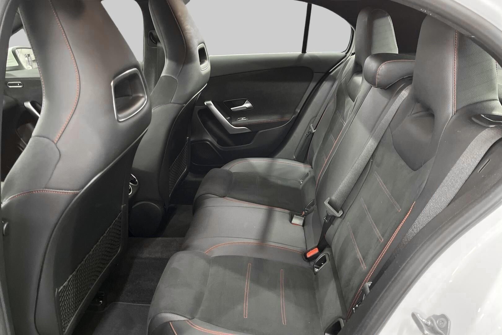 Mercedes-Benz A iso kuva 10