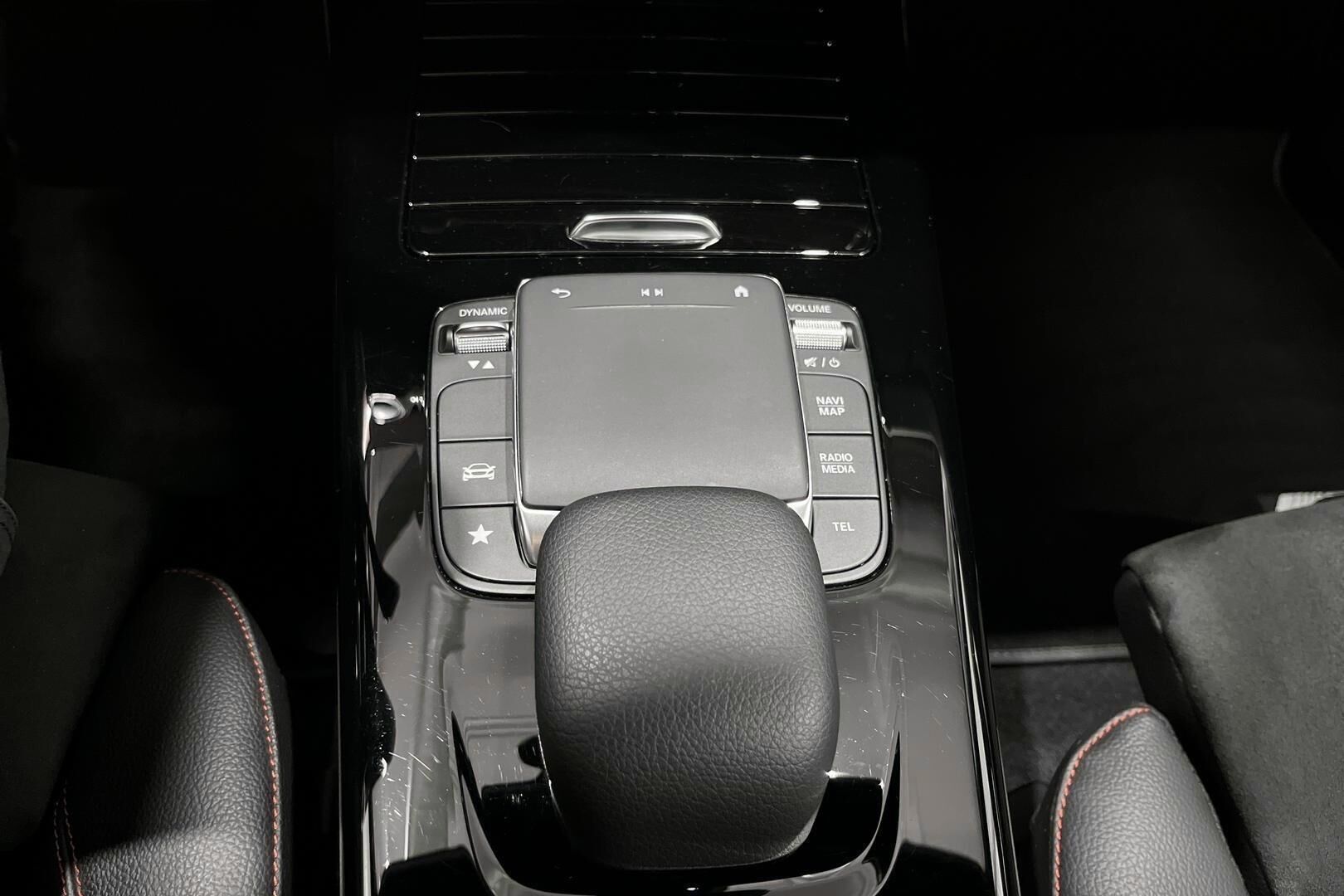 Mercedes-Benz A iso kuva 14