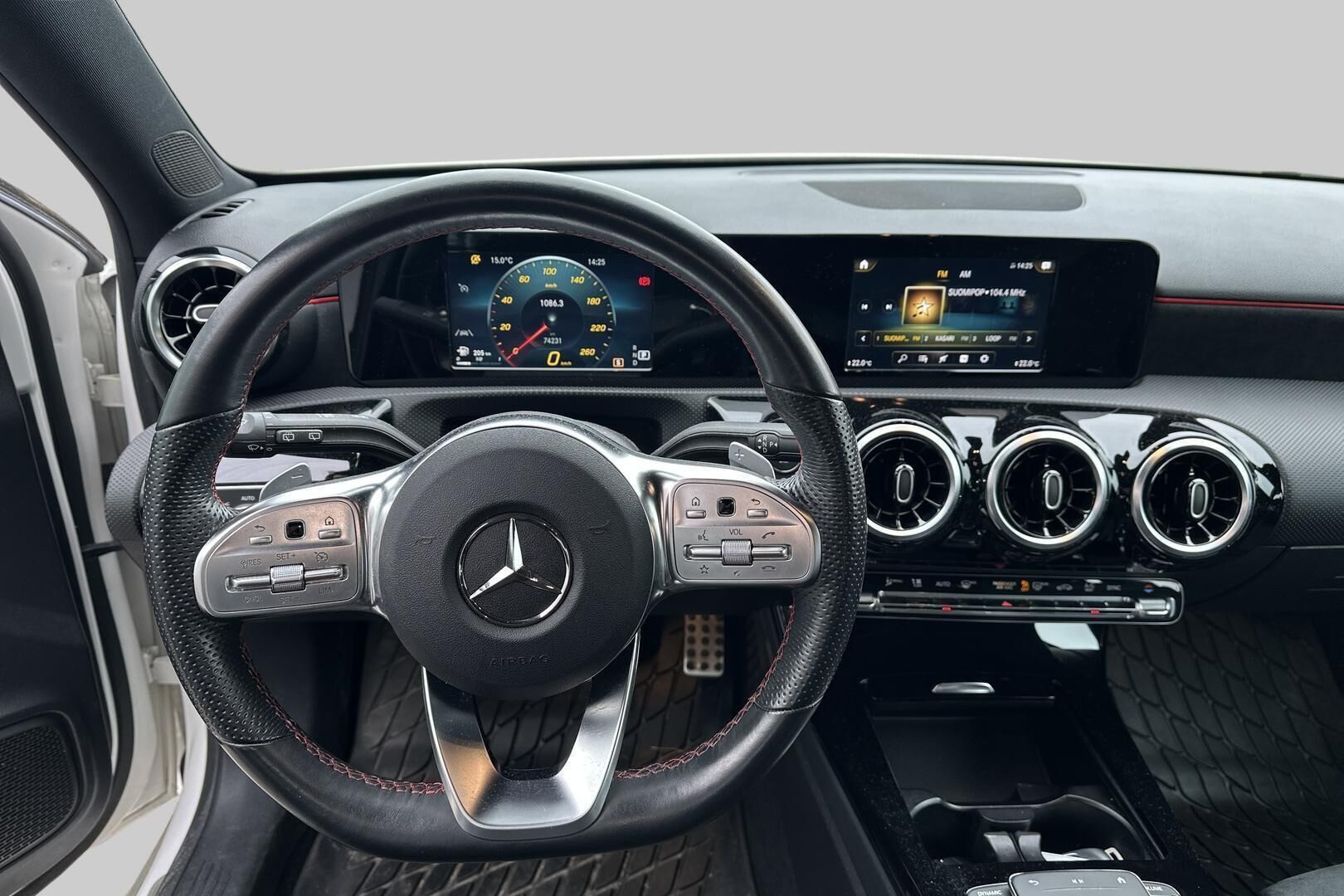 Mercedes-Benz A iso kuva 2