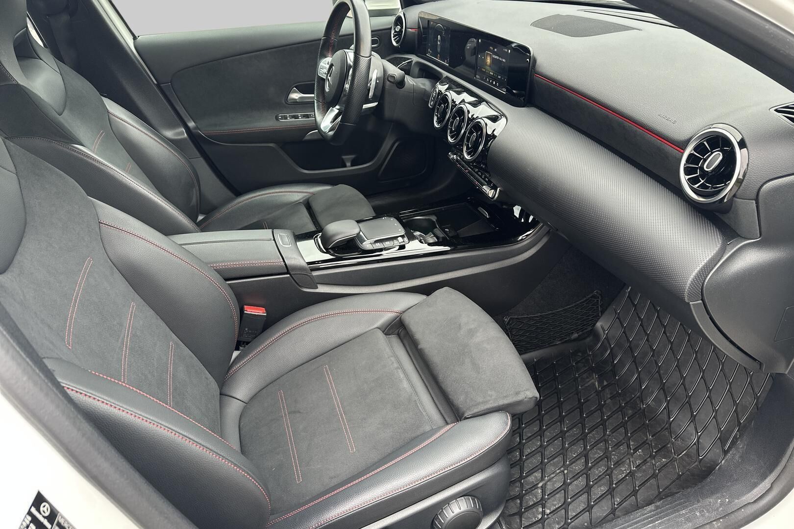 Mercedes-Benz A iso kuva 4