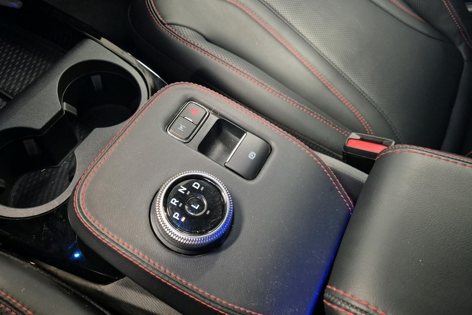 Ford Mustang Mach-E iso kuva 17