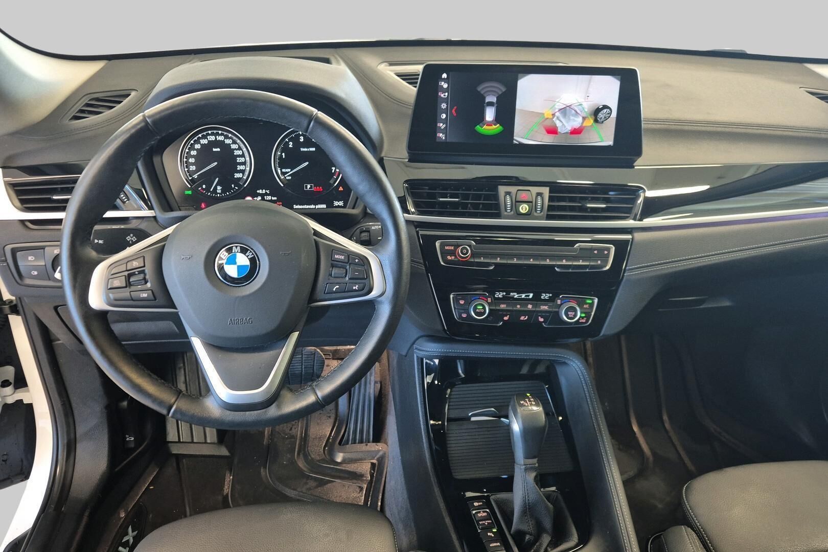 BMW X1 iso kuva 10