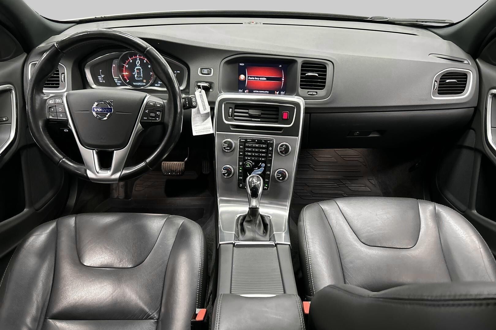 Volvo V60 iso kuva 10