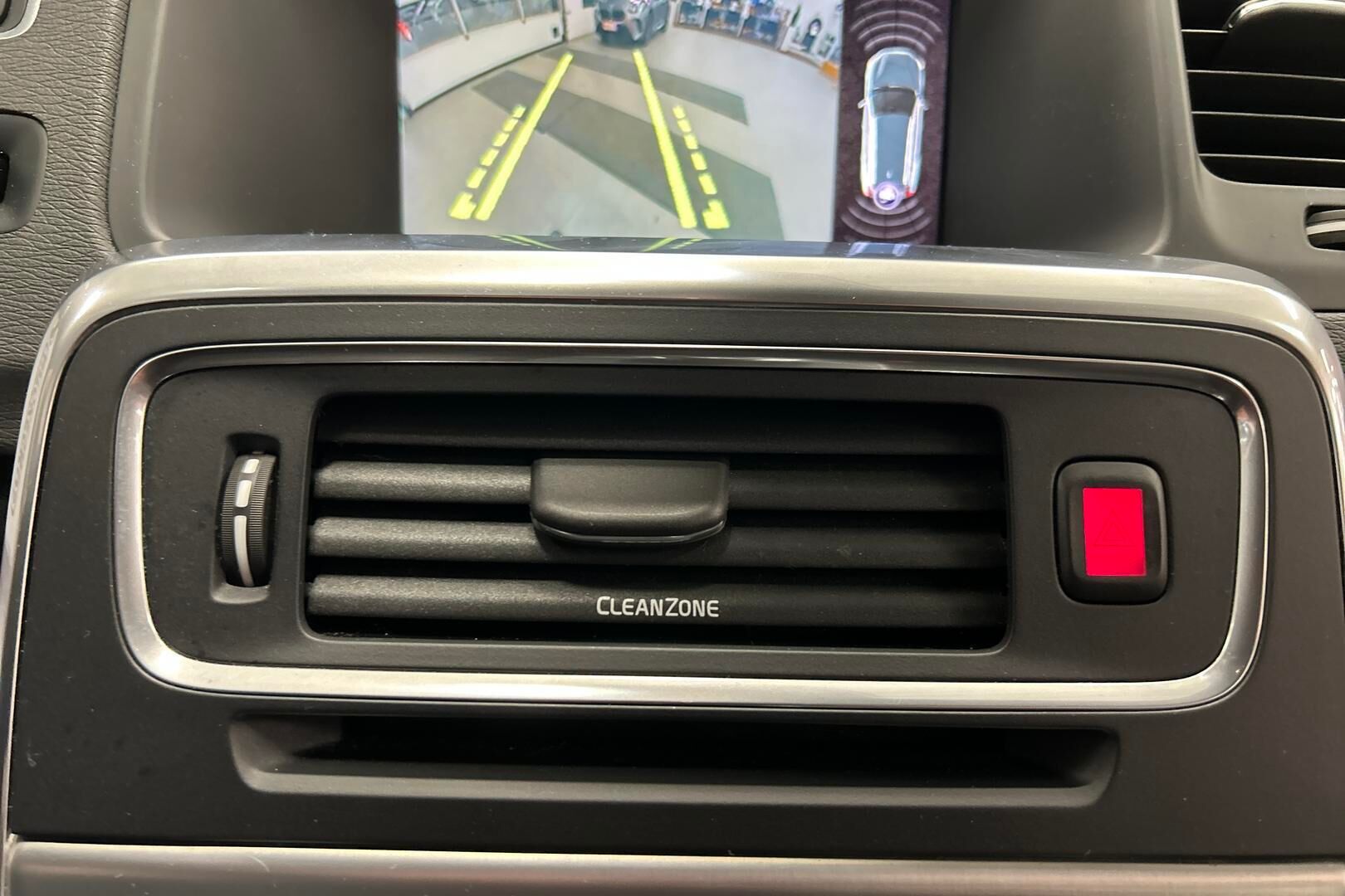 Volvo V60 iso kuva 28