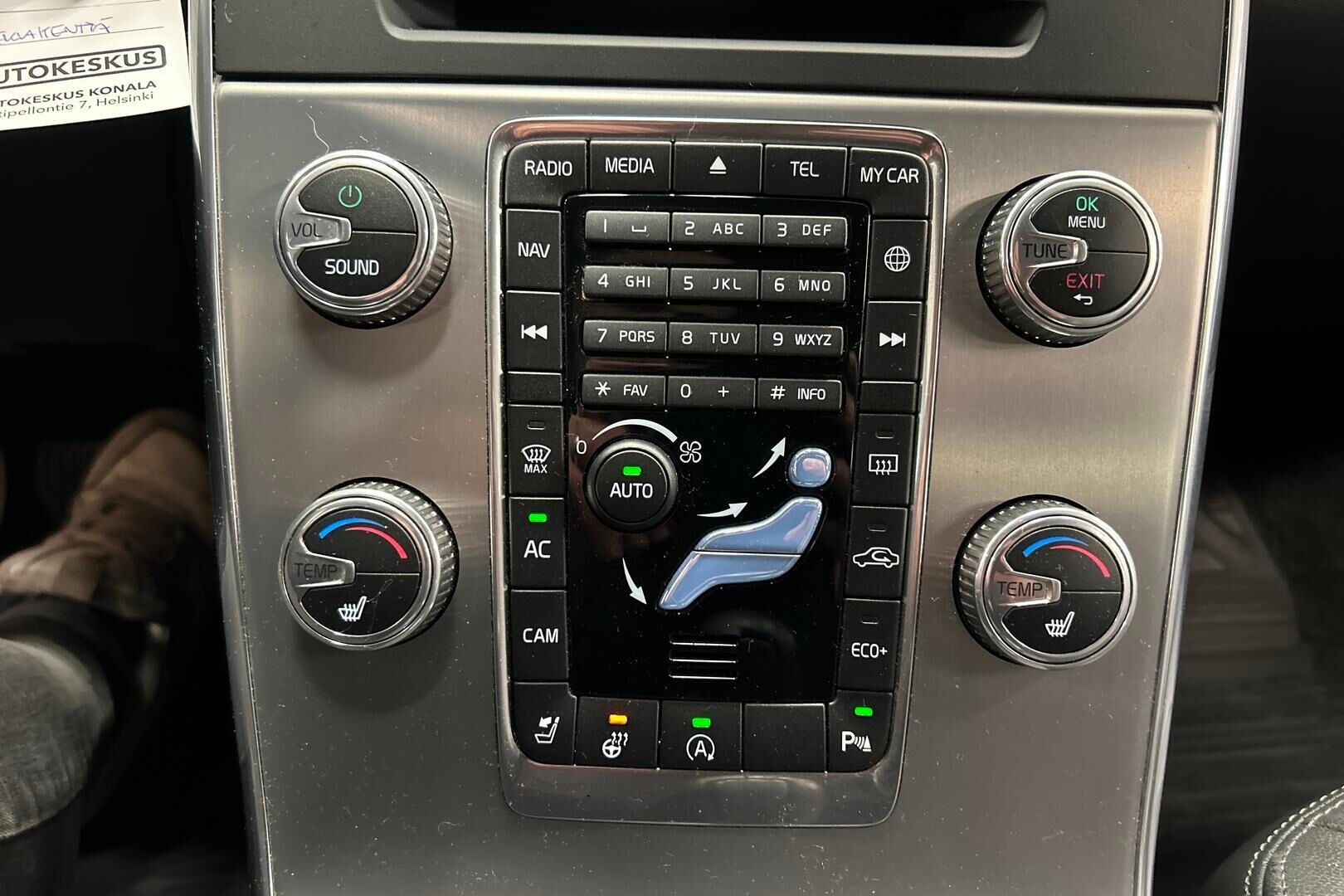 Volvo V60 iso kuva 29