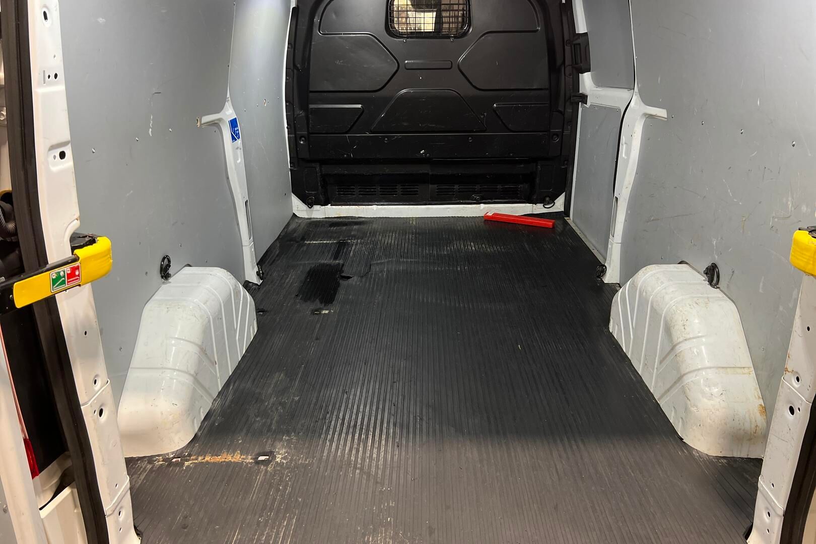 Ford Transit Custom iso kuva 12