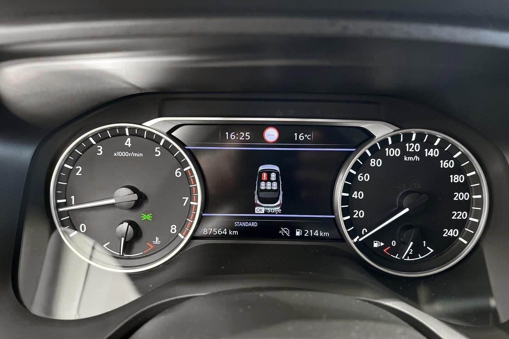 Nissan Qashqai iso kuva 15