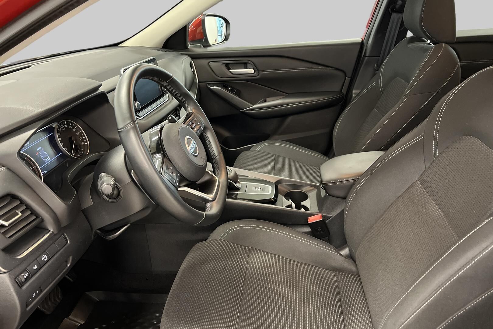 Nissan Qashqai iso kuva 9