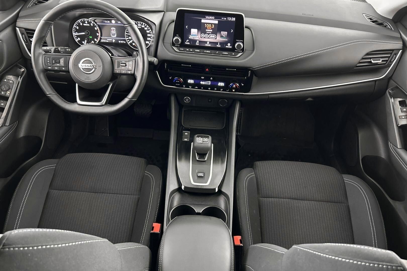 Nissan Qashqai iso kuva 8