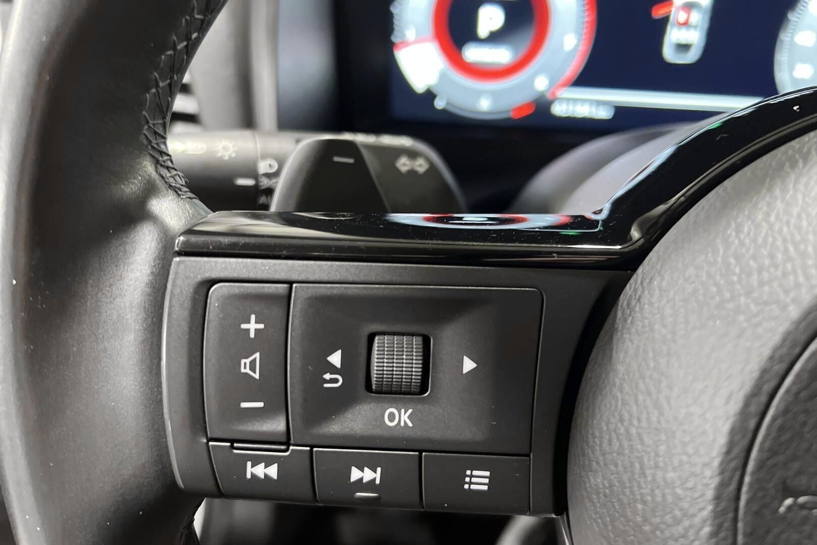Nissan Qashqai iso kuva 17