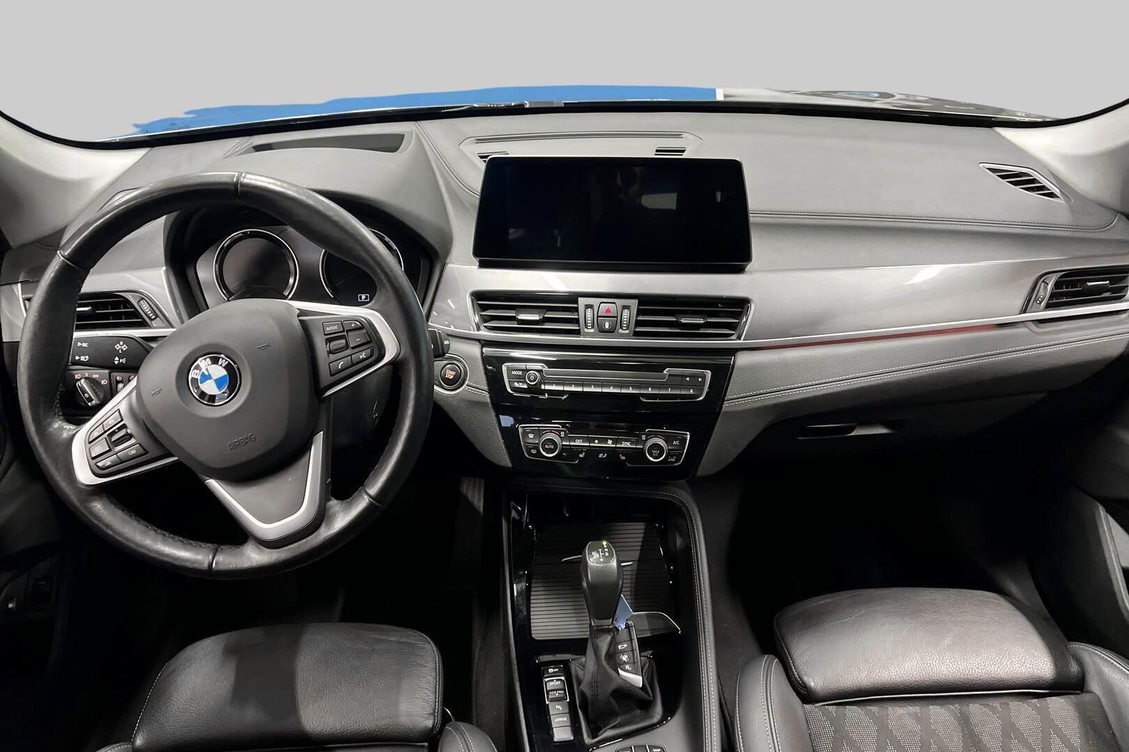 BMW X1 iso kuva 12