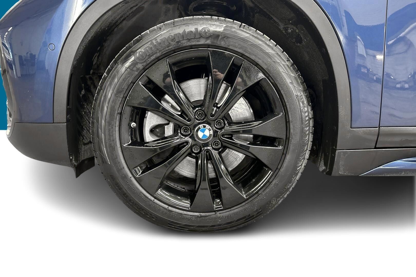 BMW X1 iso kuva 12