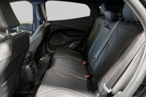 Ford Mustang Mach-E esikatselu 10