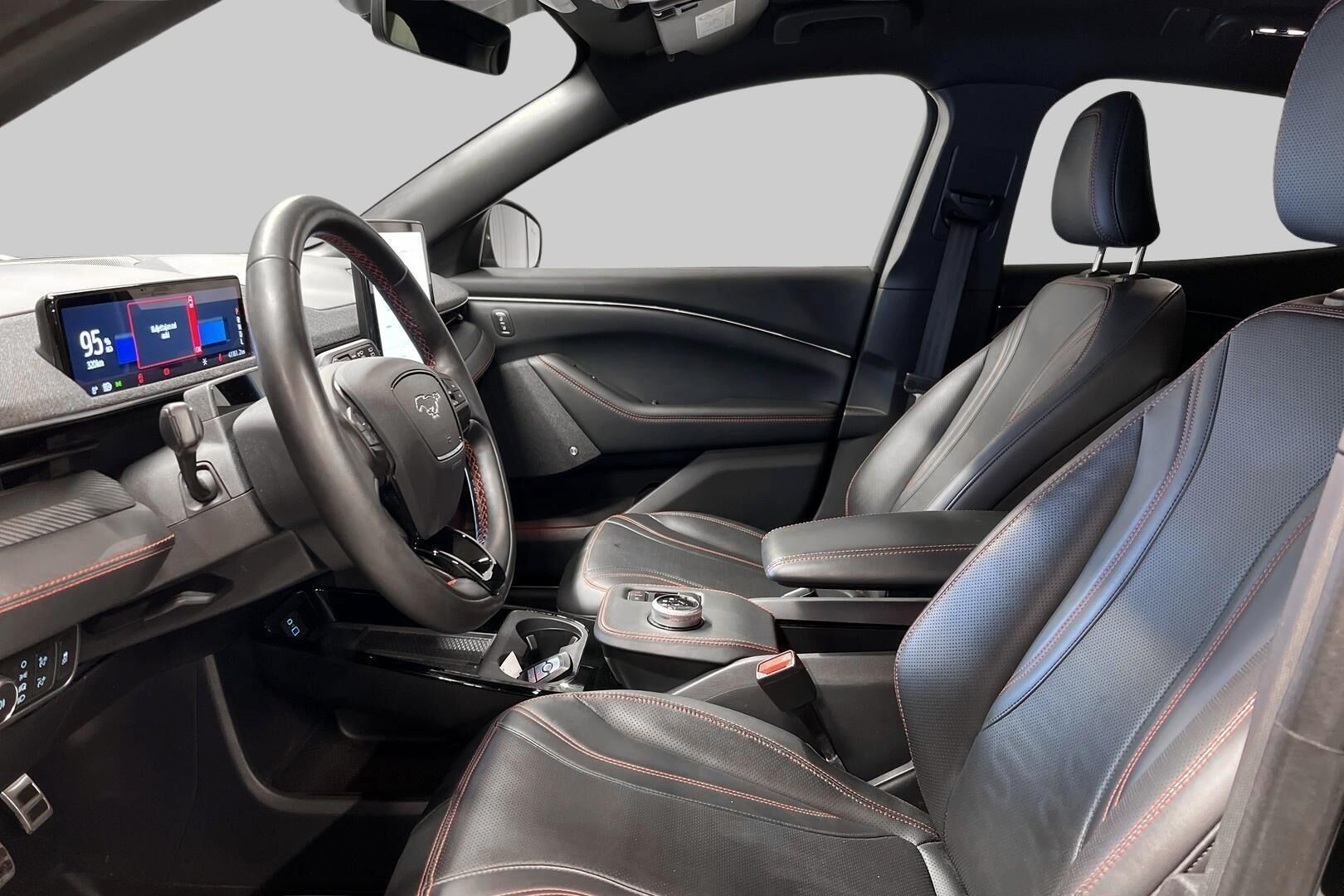 Ford Mustang Mach-E iso kuva 9