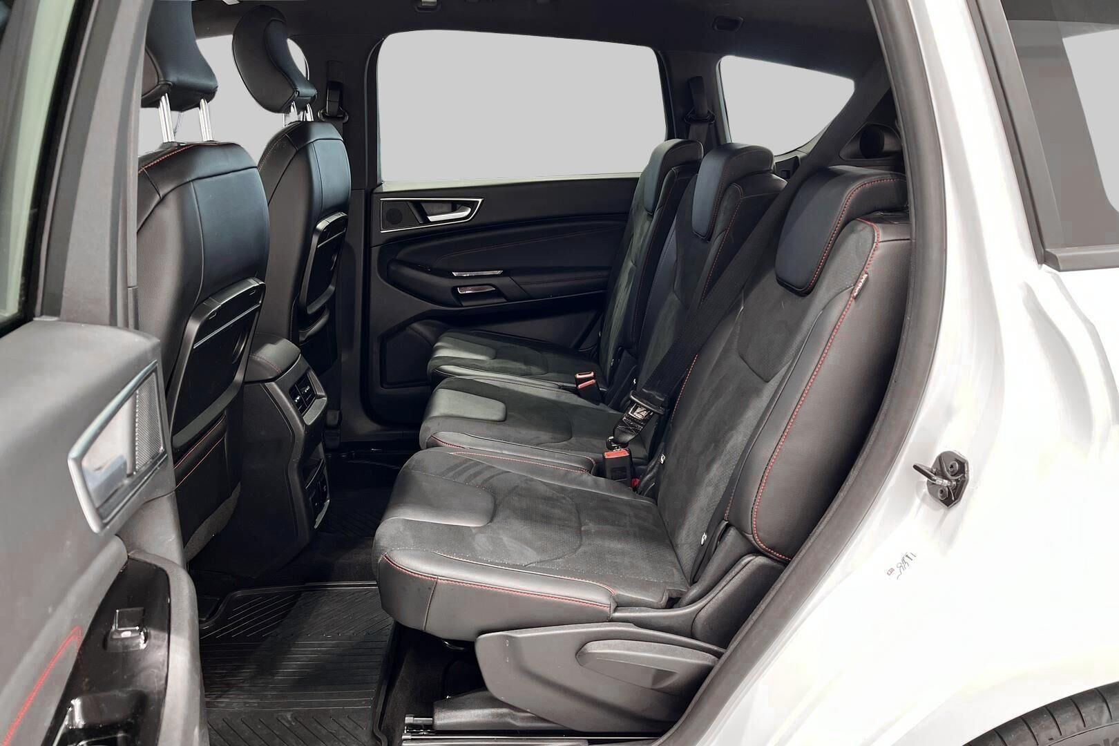 Ford S-Max iso kuva 10
