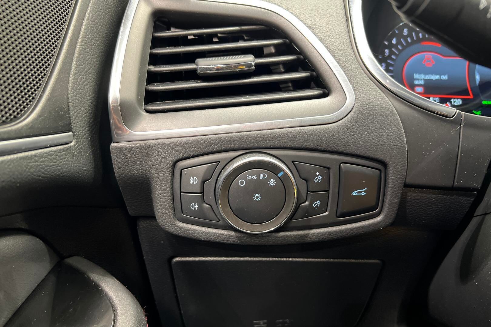 Ford S-Max iso kuva 28