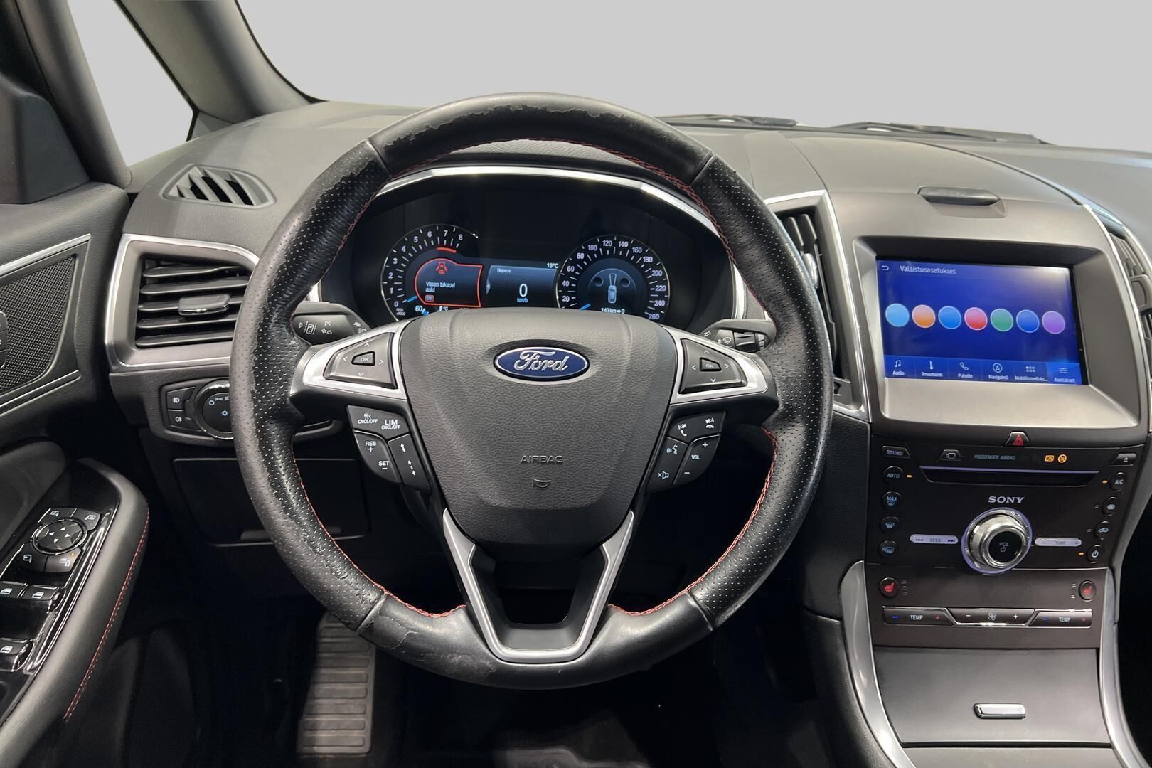 Ford S-Max iso kuva 33