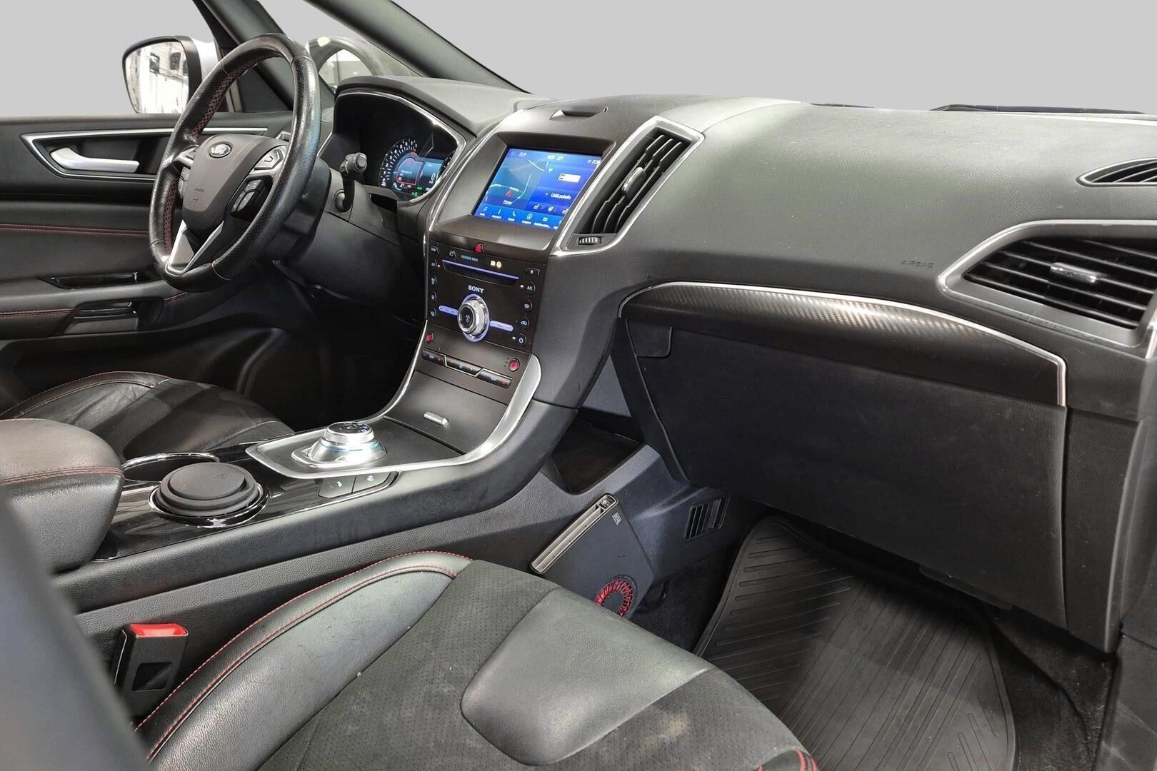Ford S-Max iso kuva 5