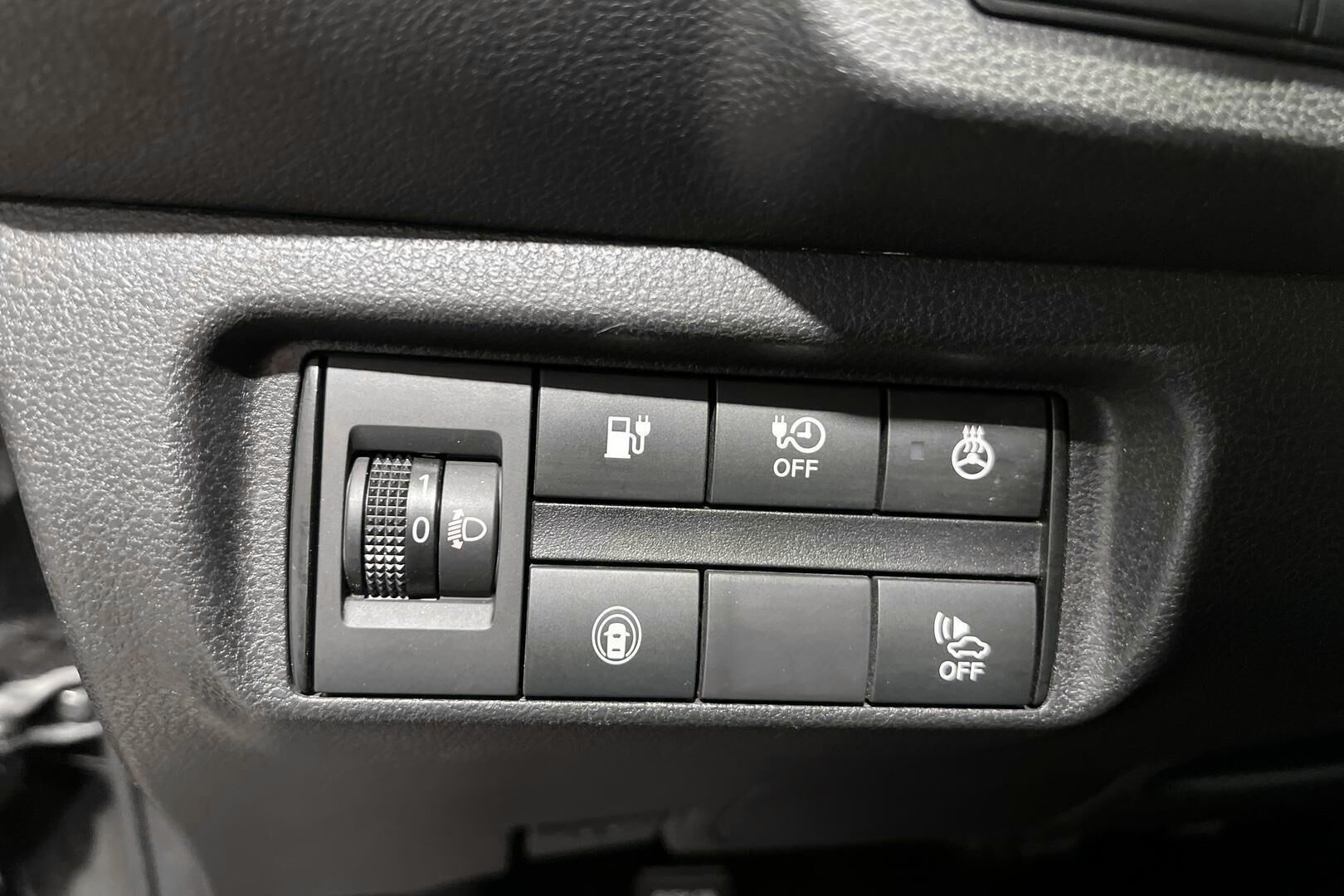 Nissan Leaf iso kuva 15