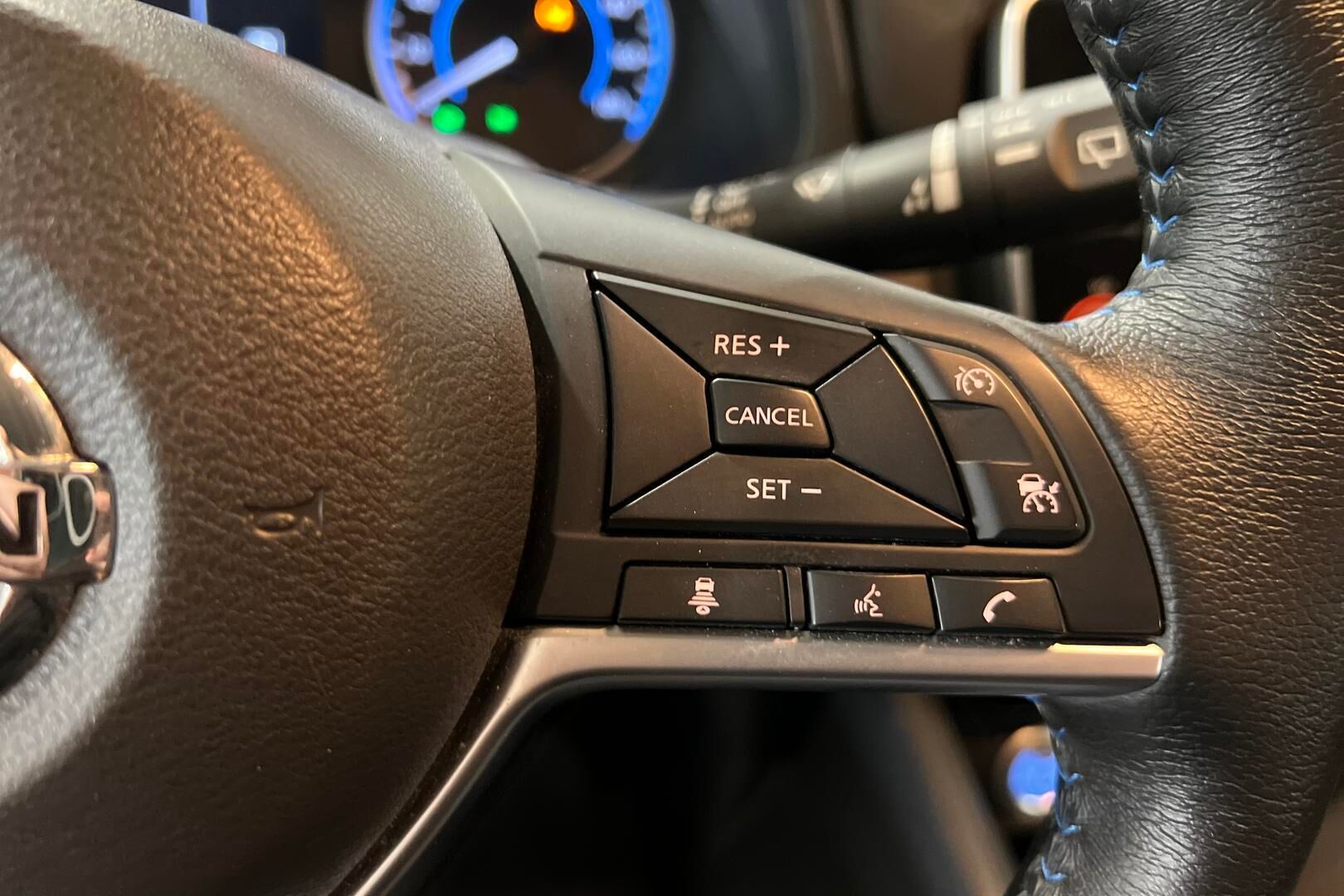 Nissan Leaf iso kuva 17