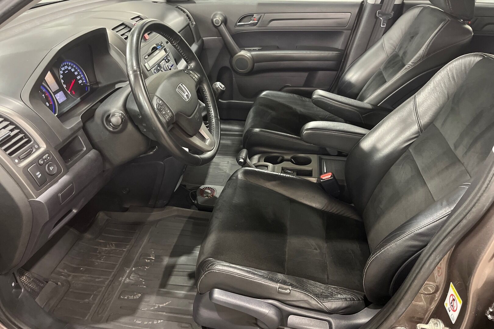 Honda CR-V iso kuva 8