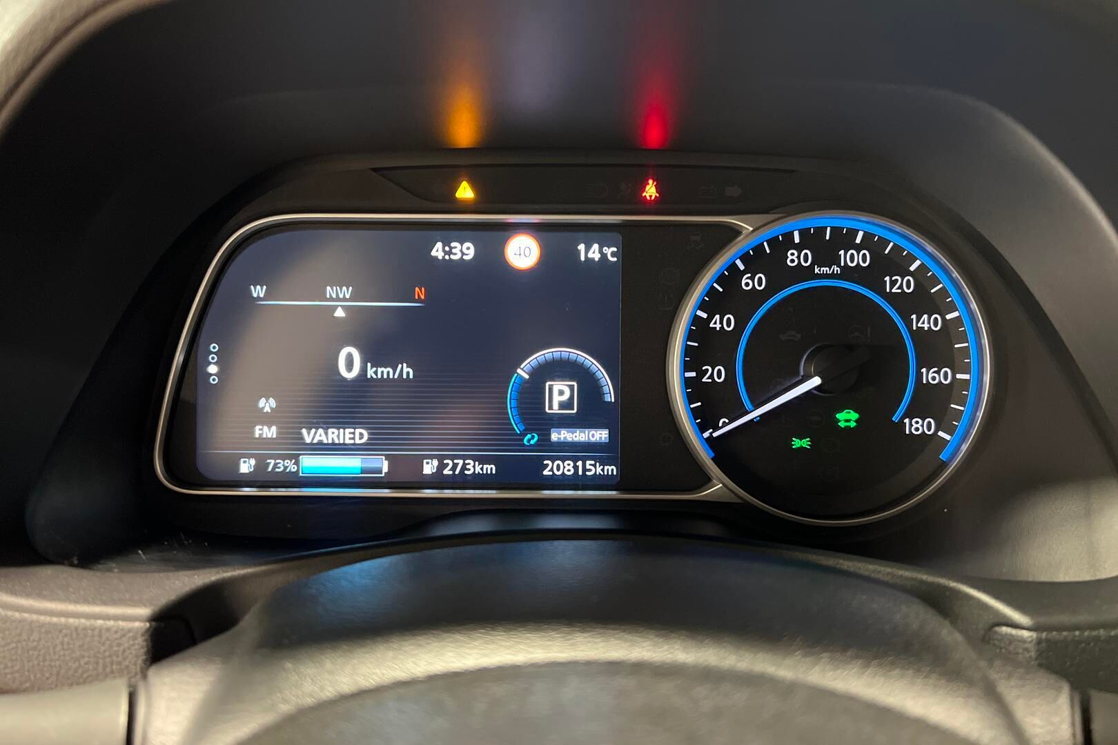 Nissan Leaf iso kuva 18