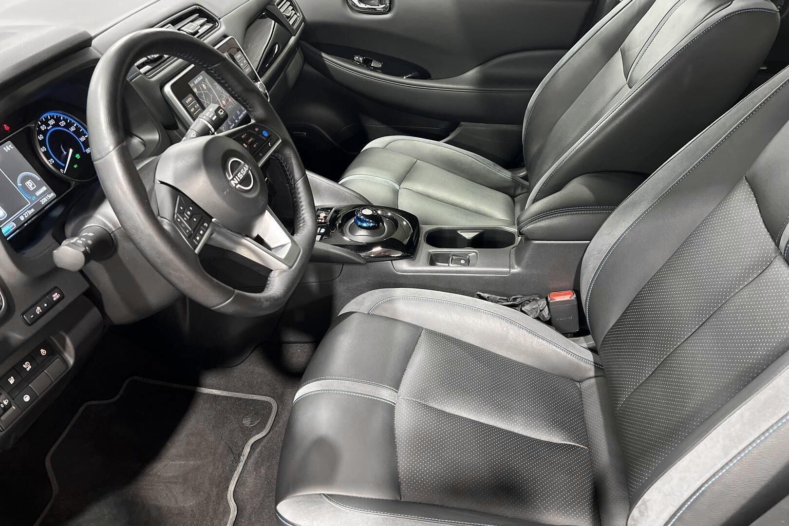 Nissan Leaf iso kuva 9