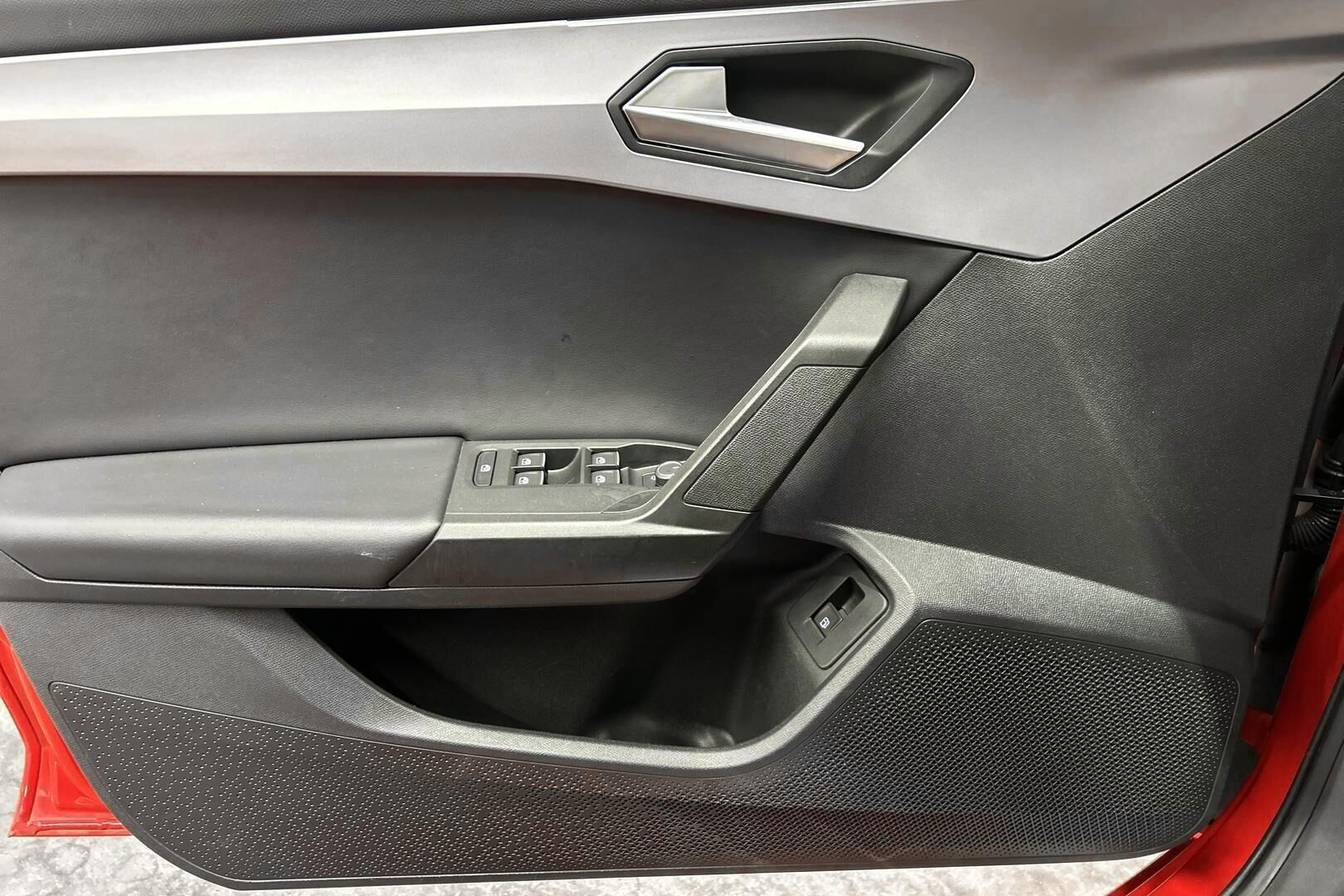 Seat Leon Sportstourer iso kuva 21