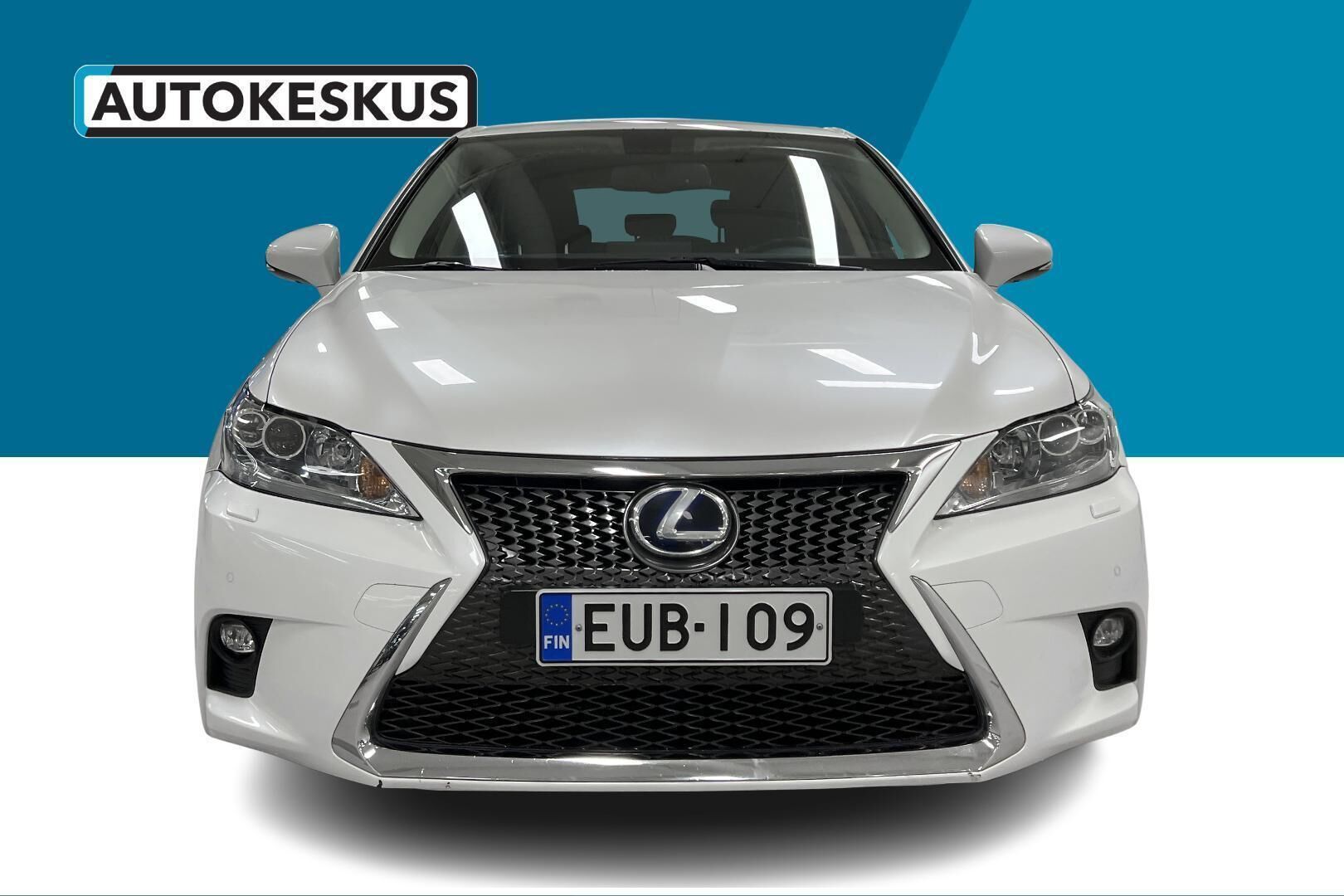 Lexus CT iso kuva 3
