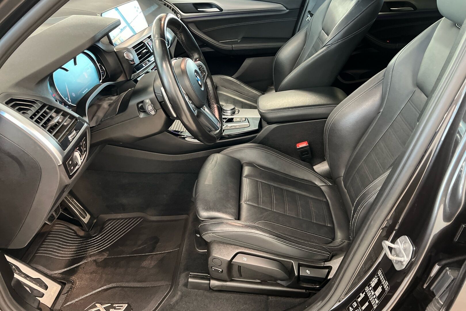 BMW X3 iso kuva 7