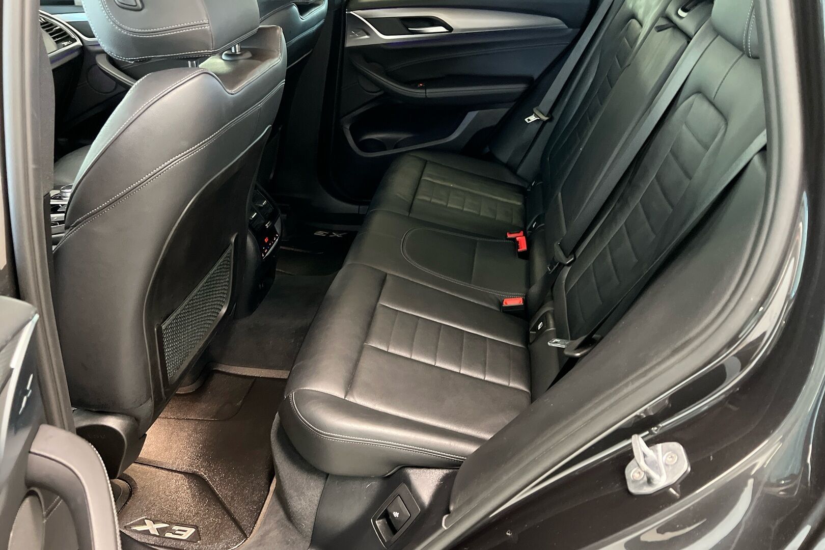 BMW X3 iso kuva 8