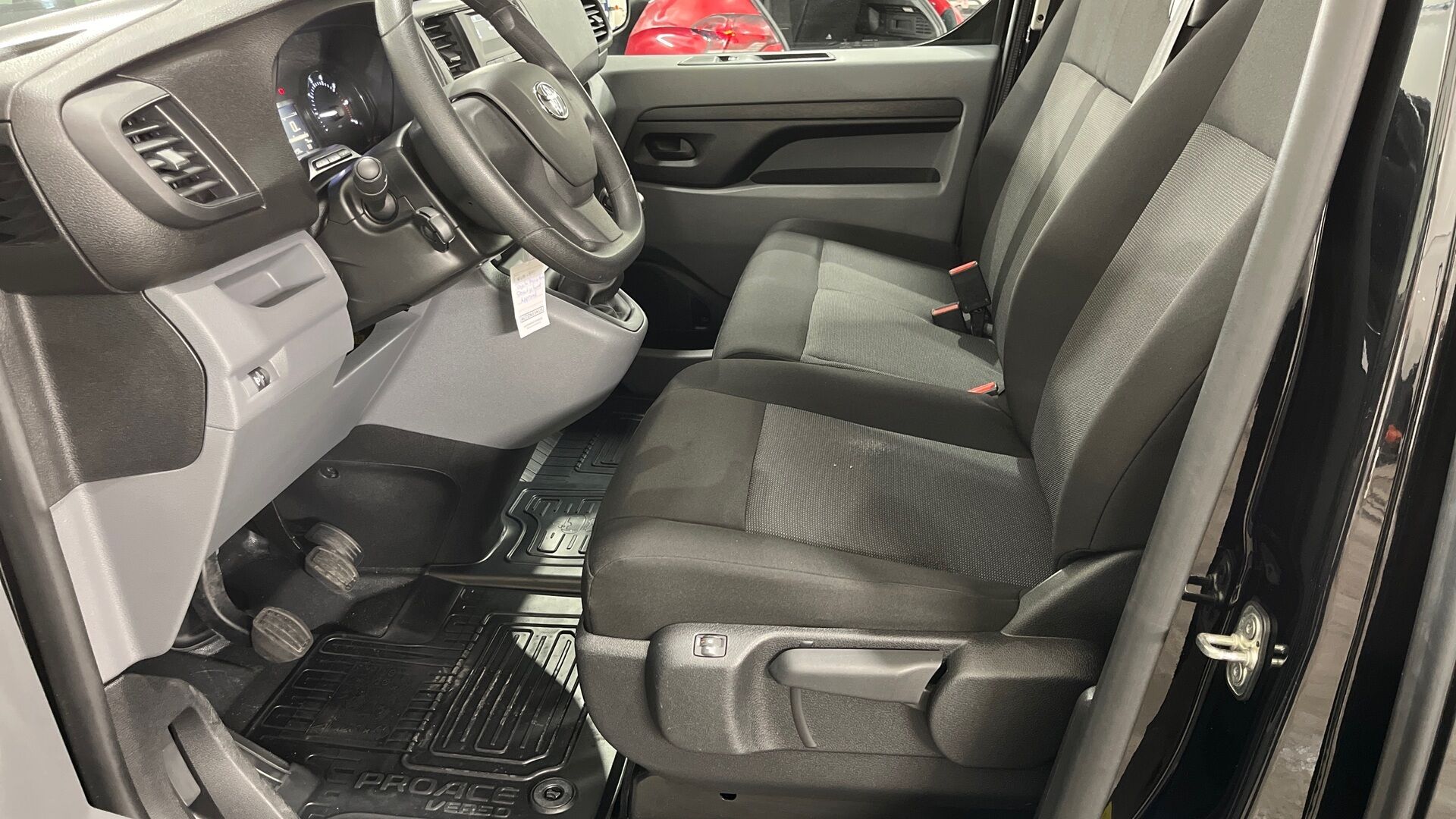 Toyota Proace Verso iso kuva 7