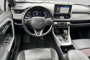 Toyota RAV4 Plug-in esikatselu 1