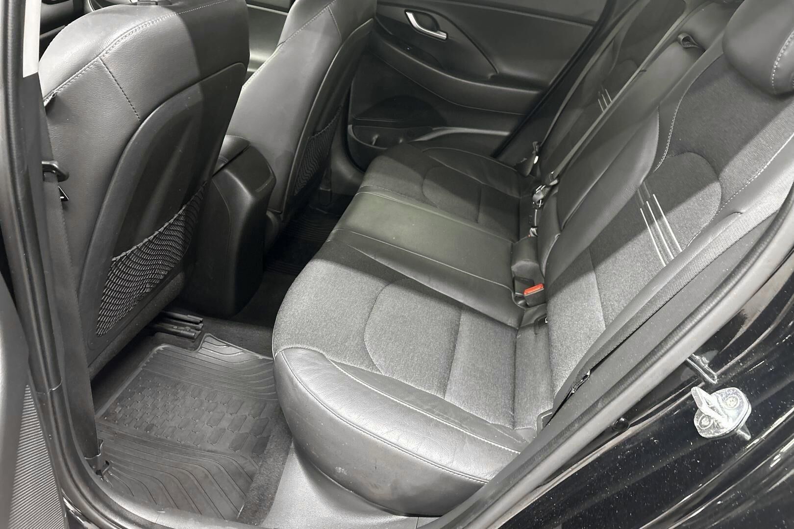 Hyundai i30 Wagon iso kuva 9