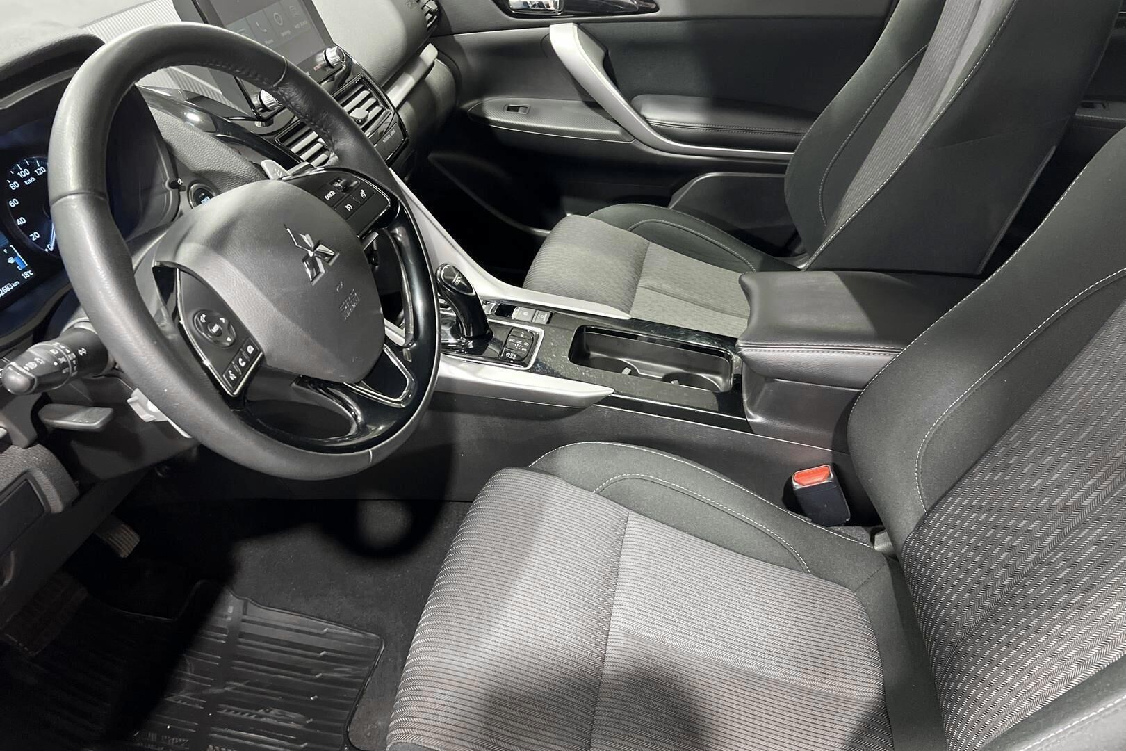 Mitsubishi Eclipse Cross iso kuva 9