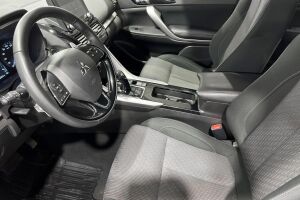 Mitsubishi Eclipse Cross esikatselu 9